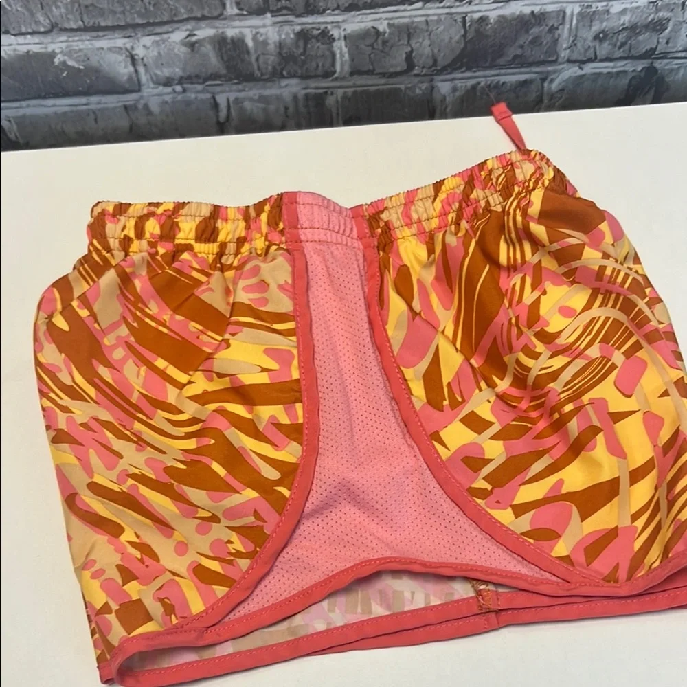 Girl's‎ Nike Athletic Shorts